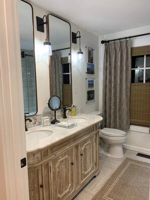 House, 2 Bedrooms | Bathroom