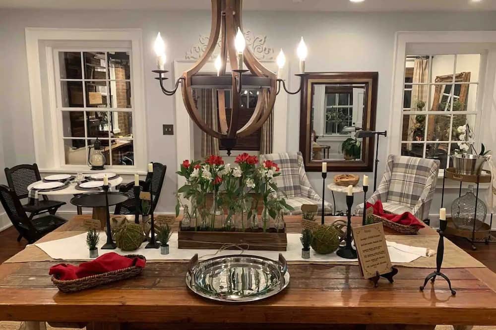 Boyd Harvey Main House And Carriage House 4 Bedroom Home by RedAwning