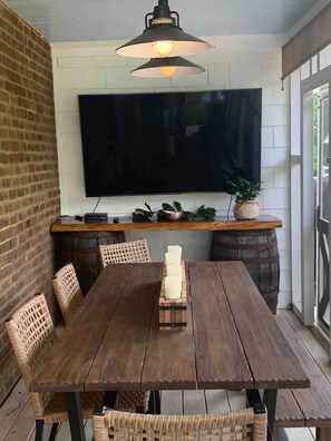 House, 4 Bedrooms | Dining