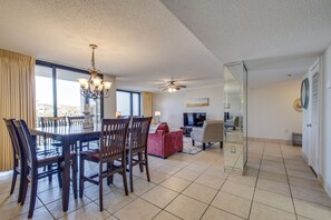 Condo, 2 Bedrooms | Private kitchen