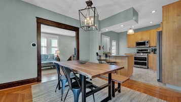 House, 3 Bedrooms | Private kitchen | Fridge, microwave, oven, dishwasher