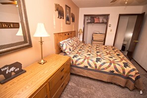 Condo, 6 Bedrooms | 6 bedrooms, laptop workspace, iron/ironing board, free WiFi - Huge Ruidoso W/ Game Room, Pool, 2 Balconies, 2 Kitchens - Sleeps 17! 6 Bedroom Condo by RedAwning (Ruidoso)