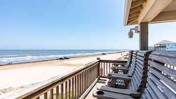 House, 3 Bedrooms | Beach