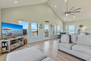 House, 3 Bedrooms | Living area | Smart TV, streaming services - The Shore House 3 Bedroom Home by RedAwning (Port Bolivar)