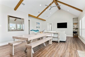 Maison, 4 chambres | Restauration