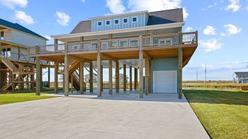 House, 4 Bedrooms | Exterior
