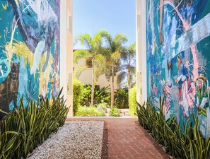 Property grounds - Casa Hermoso Cariño: Capitol Hill Bungalow (Troncones)