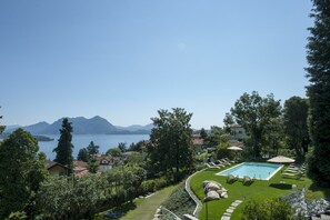 Pool - Stunning private villa with hot tub, WIFI, sauna, A/C, private pool, TV, patio and panoramic view (Baveno)