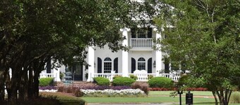 Family Friendly Brunswick Plantatation Villa 2307 with 27 Hole Golf Course Onsite by RedAwning