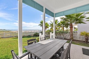 Cottage, 3 Bedrooms | Outdoor dining