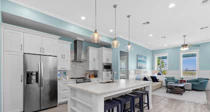 Anchors Aweigh 3 Bedroom Cottage by RedAwning