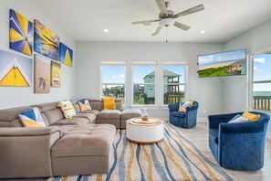Casa, 3 habitaciones | Área de sala de estar | Smart TV y servicios de streaming 