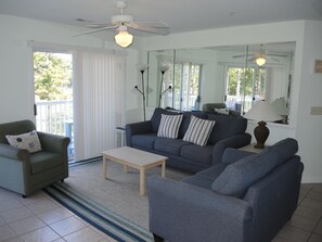 Condo, 1 Bedroom | Living area