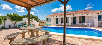 Family-Friendly Vacation Home "Villas Vanessa & Ruth" with Pool and Terrace
