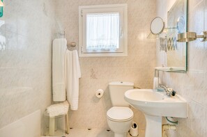 أحواض استحمام، مجففات شعر، مناشف