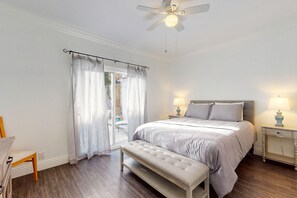 3 bedrooms, iron/ironing board, Internet, bed sheets