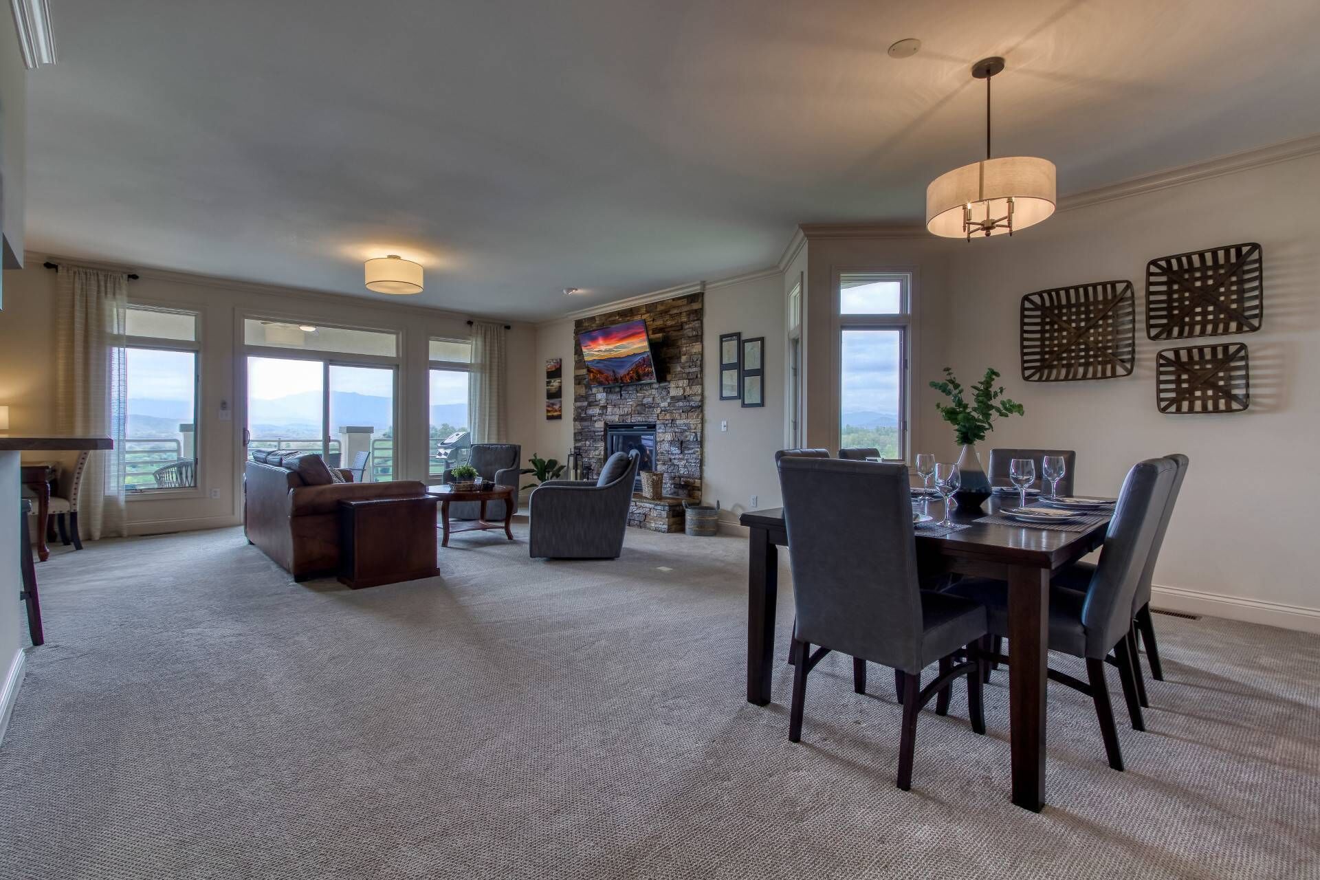 Télévision, cheminée