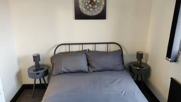 1 bedroom, iron/ironing board, Internet, bed sheets