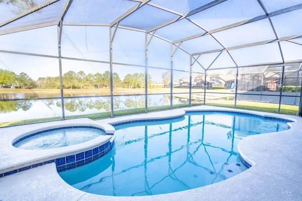 Gorgeous Pool View - Enjoy your Private Pool & Spa with a Lake View!