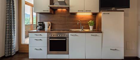Kühlschrank, Ofen, Herdplatte, Geschirrspüler