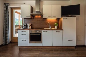 Kühlschrank, Ofen, Herdplatte, Geschirrspüler