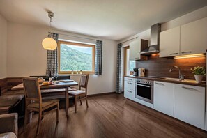 Kühlschrank, Ofen, Herdplatte, Geschirrspüler