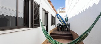 Cozy Vacation Home "Geo House" in Central Location with Wi-Fi & Terrace