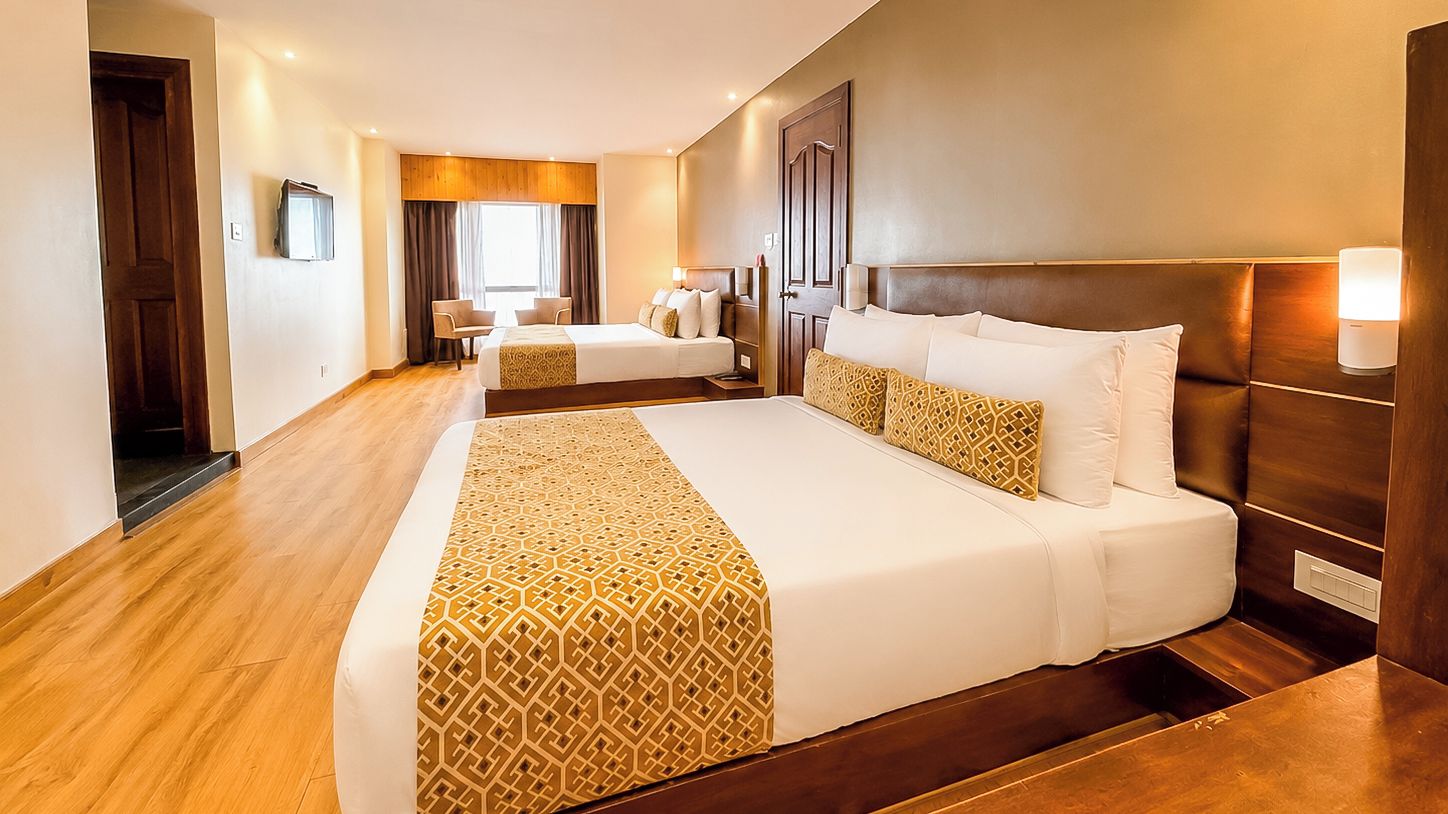 Escritorio, cortinas blackout, wifi gratis y ropa de cama 