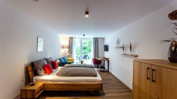 1 chambre, coffres-forts dans les chambres, bureau, lit parapluie