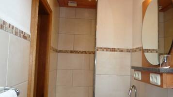 Douche, serviettes fournies