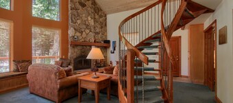 (92R) Jolie Cabin at The Redwoods In Yosemite