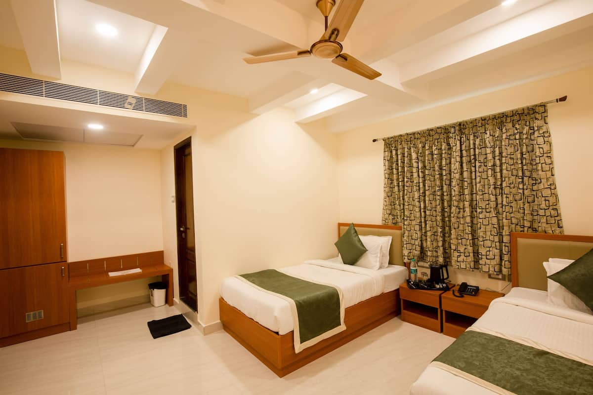 Business Double Room | WiFi (free)