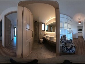4 Schlafzimmer, Bügeleisen/Bügelbrett, Bettwäsche