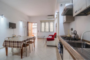 Apartamento, 1 habitación, vistas a la ciudad | Interior