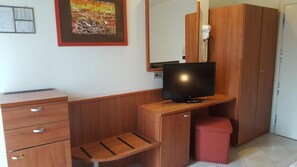 Interior - Hotel Bengasi Triple Room (Isola di Capo Rizzuto)