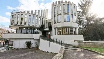 Studio, Multiple Bedrooms, Smoking | Exterior