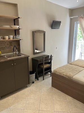 Habitación, 1 habitación, fumadores, balcón | 1 dormitorio