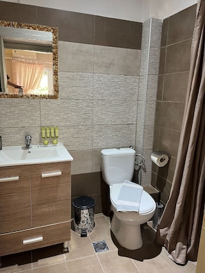 Habitación, 1 habitación, para fumadores, balcón | Baño