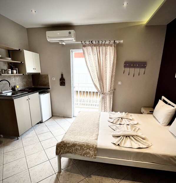 Room, 1 Bedroom, Smoking, Balcony | 1 bedroom - Room in Studio - Room for 2 People in Limenaria, Only Five Minutes Away From Center (Thasos)