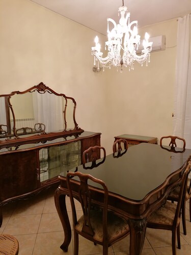 Rent Rooms in Nola na