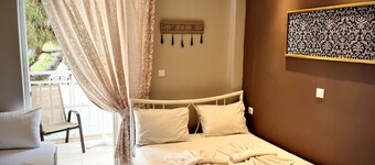 Room-beautiful Bedroom for 3 People in L