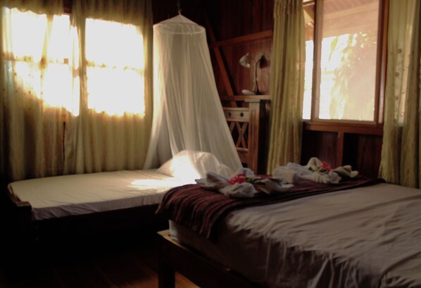 Shared Dormitory, 1 Bedroom, Terrace | 1 bedroom, WiFi - Triple Basic Room With Shared Areas and Shared Bathroom (Drake Bay)