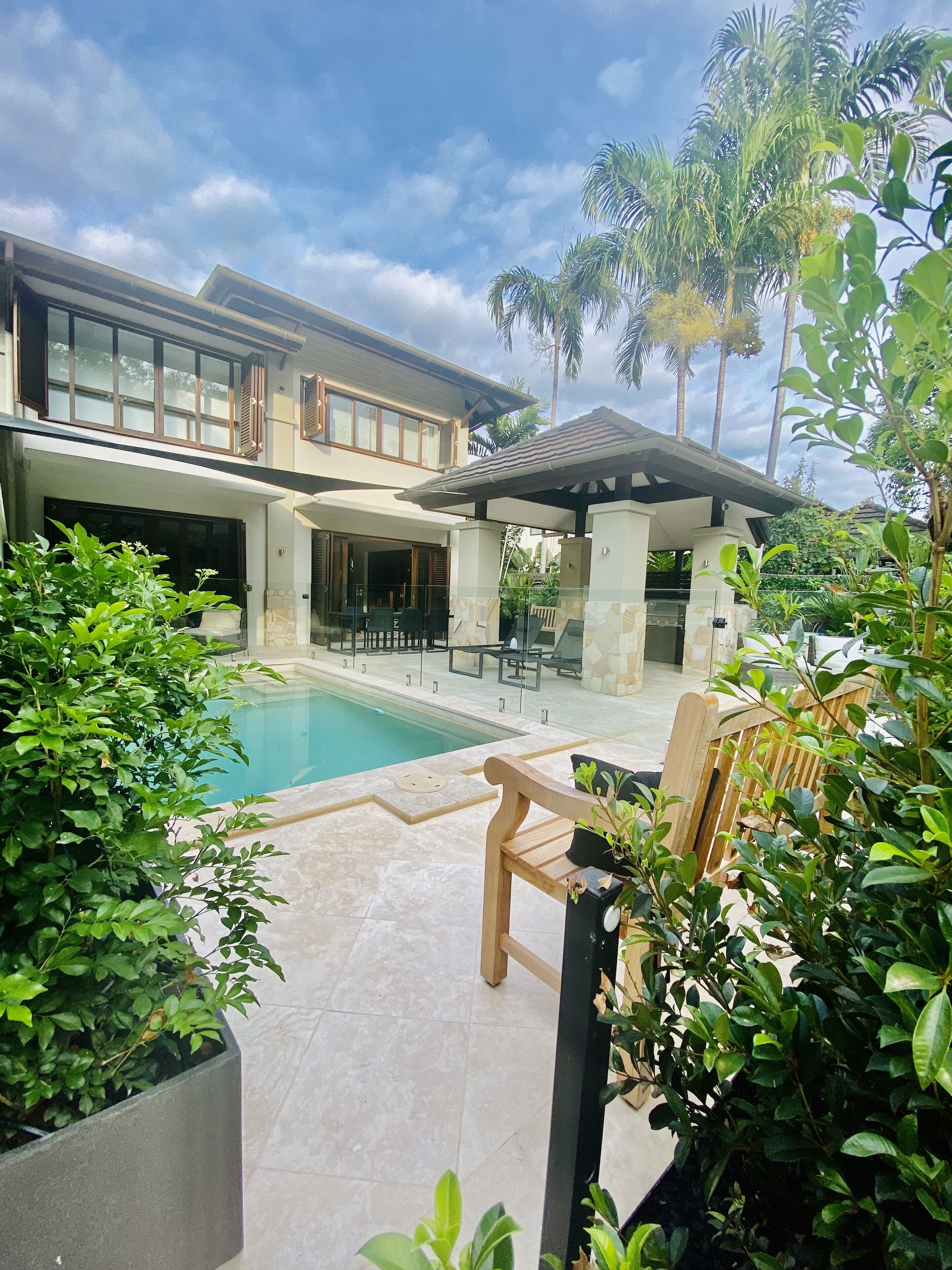 Elegant Ocean Villa.   — image 8