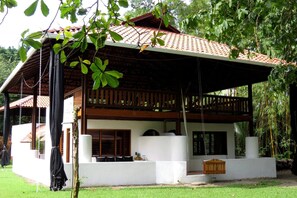 Exterior - Remodeled Beach Front House (Puerto Jiménez)