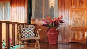 House, 4 Bedrooms, Balcony | Lounge