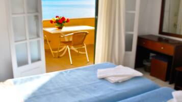 Apartment, 2 Bedrooms, Smoking, Balcony | 2 bedrooms