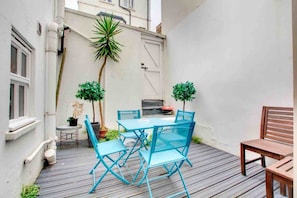 House, 5 Bedrooms, Balcony, City View | Terrace/patio