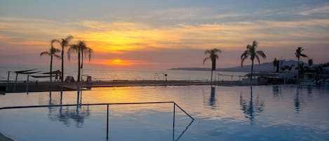 Condo, 1 Bedroom, Balcony, Ocean View | Pool