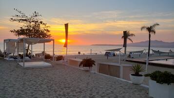 Condo, 1 Bedroom, Balcony, Ocean View | Property grounds