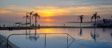 Condo, 1 habitación, balcón, vista al océano | Alberca | Alberca al aire libre